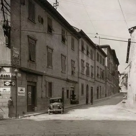 아파트 Newly Restored, Historic & Bright Apartment,3 Bed *