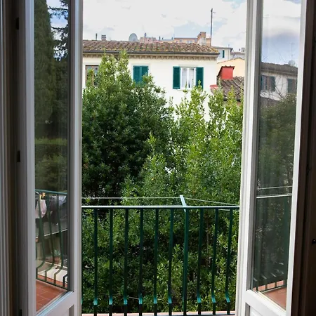 Newly Restored, Historic & Bright Apartment,3 Bed