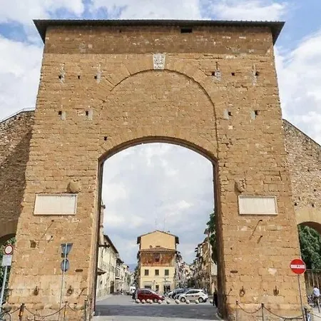 Newly Restored, Historic & Bright Apartment,3 Bed