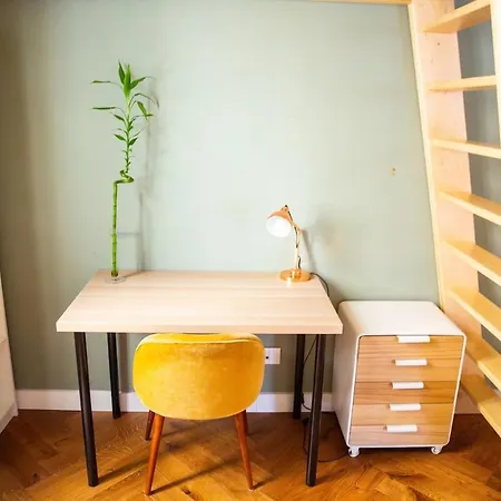 Newly Restored, Historic & Bright Apartment,3 Bed Florence